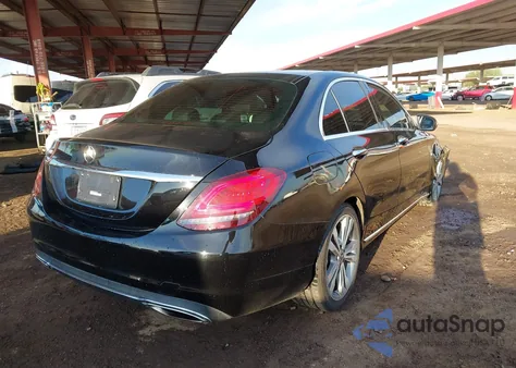 2020 Mercedes-Benz C 300 z USA, uszkodzony, nr VIN W1KWF8DB7LR570022